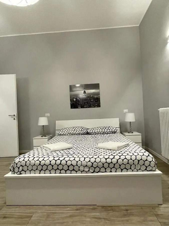 Apartment Jr Suite Mm3 Repubblica -Stazione-Centro Direz- C3 Milan Italy